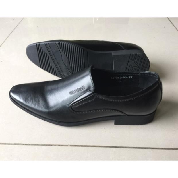 Giày Tây công sở toàn bộ là da bò thật 100% đế cao su chống chơn và trong làm bằng lót da nhìn rất sang trọng và lịch sự
