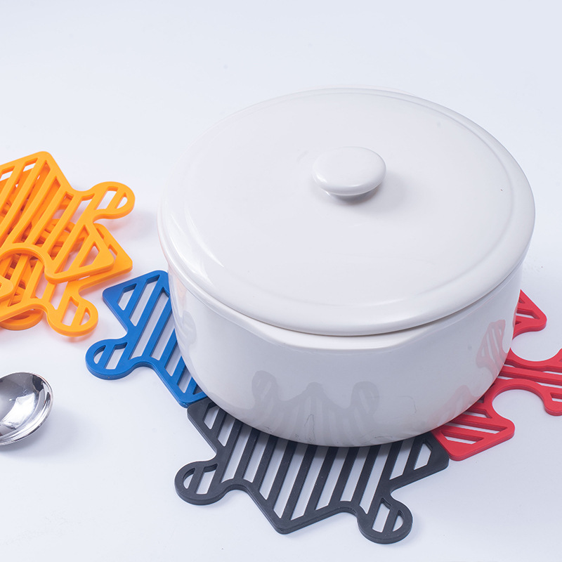 Đế lót ly OSSAYI bằng silicon cách nhiệt thiết kế xinh xắn