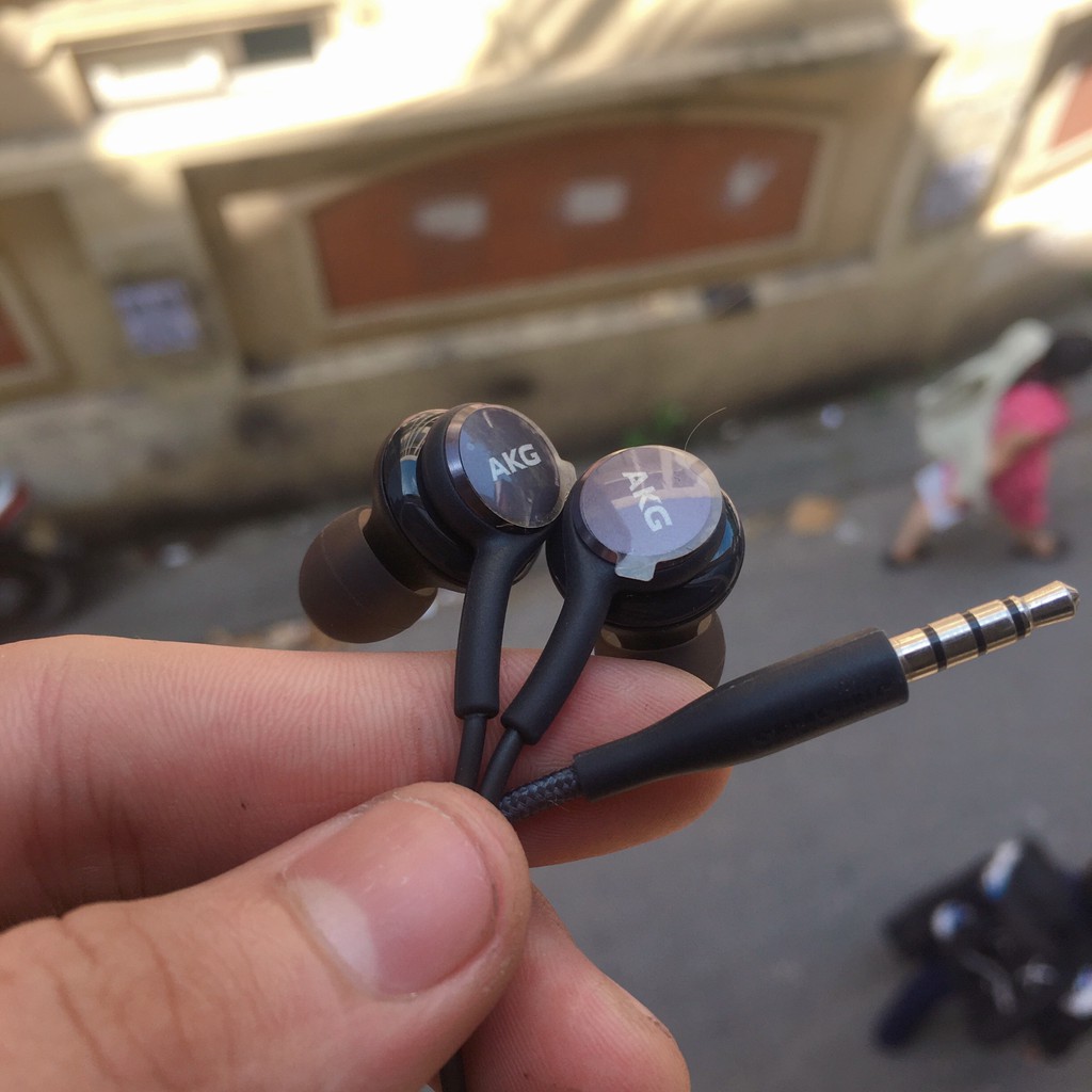 Tai nghe Akg s8,s8plus,s9,s9plus,note8,note9 chính hãng tặng kèm túi đựng