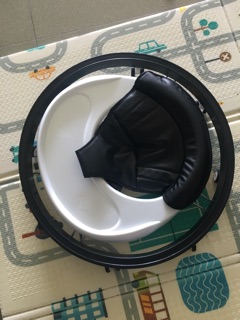 Xe tập đi cho bé