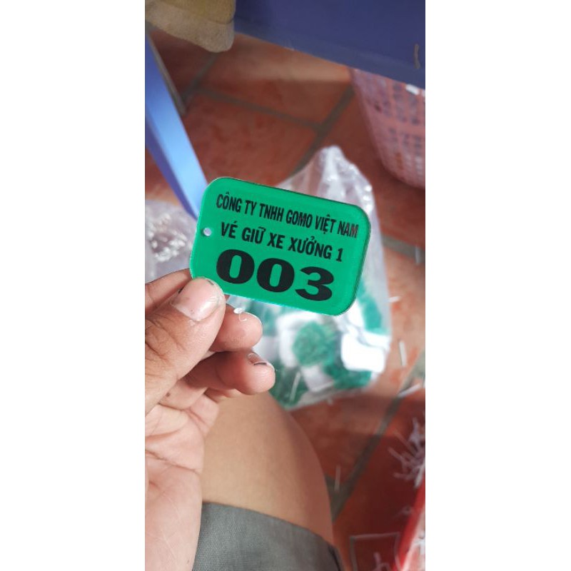 Thẻ số mica  thẻ giữ xe thẻ để bàn 0908312467