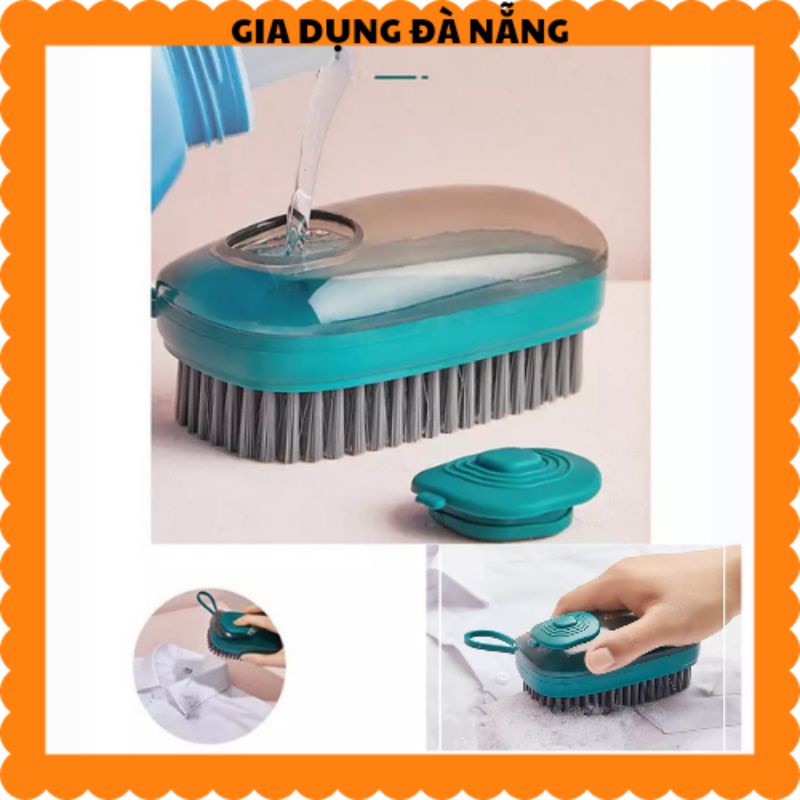 Bàn chải thông minh 3in1 có hộc chứa xà phòng gồm bàn chải, bọt biển, xốp phù hợp cho nhiều mục đích sử dụng khác nhau