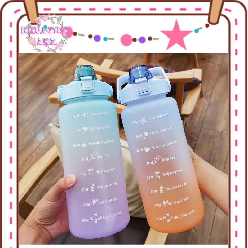 Bình đựng nước 2 Lít có vạch chia thời gian trong suốt, ống hút, mang theo đi tập gym, tập thể thao tặng kèm Sticker