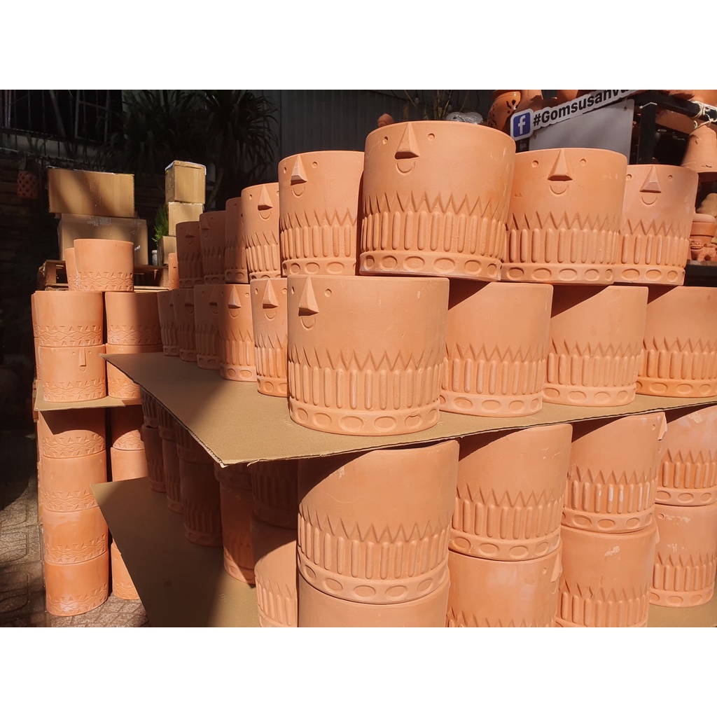 Chậu trồng cây gốm đất nung  hình MẶT CƯỜI TO D18xH16cm - gốm sứ sân vườn Bình Dương chất lượng cao