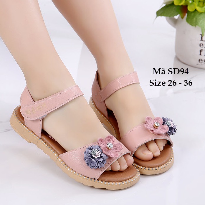Giày sandal bé gái dép quai hậu đi học đi chơi gắn hoa thời trang xinh xắn SD94 phù hợp cho trẻ em 3 4 5 tuổi SD94