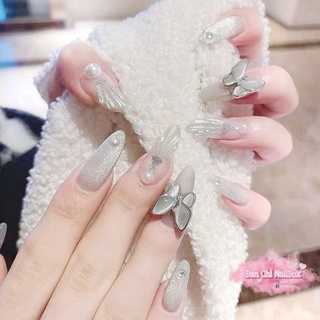 Nailbox thiết kế tay mắt mèo