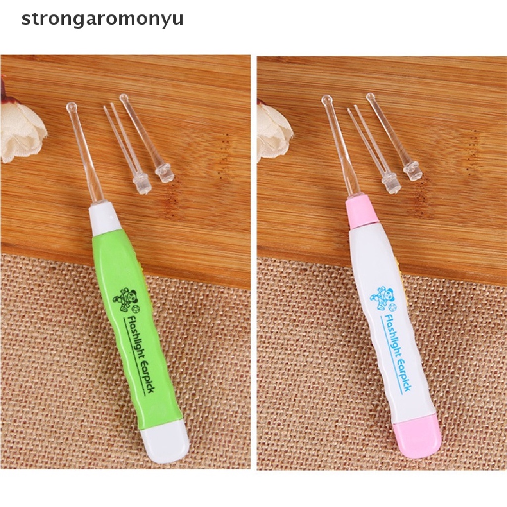 Nhíp vệ sinh tai có đèn LED chăm sóc sức khỏe