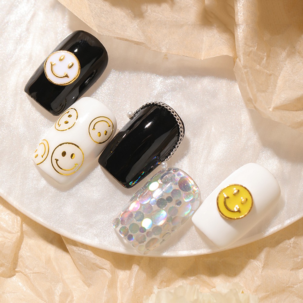[Hàng mới về] Hạt đính móng tay trang trí nghệ thuật bằng kim loại họa tiết mặt cười 3D