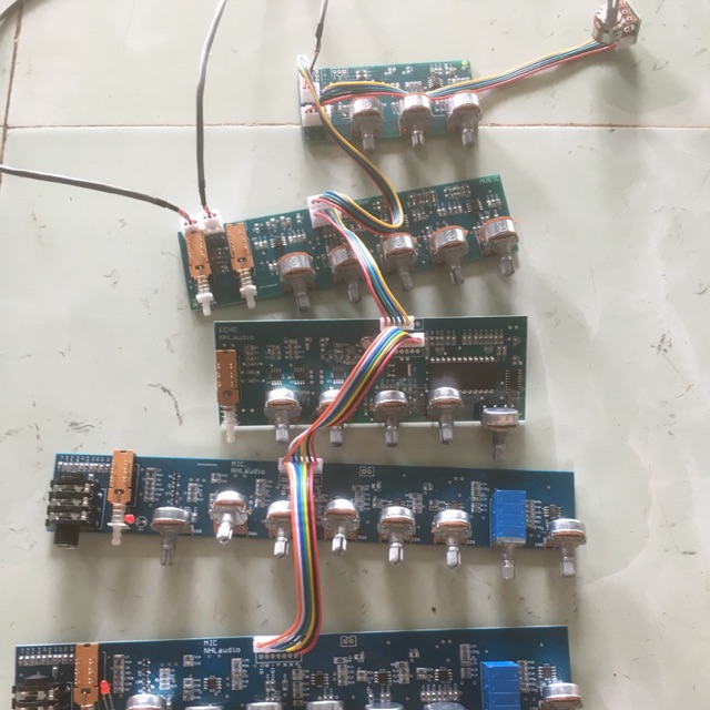 Bo mic 8 volume ic dán