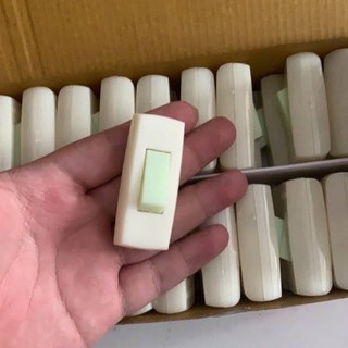 Công tắc treo nhót dạ quang ( chính hãng sopoka)