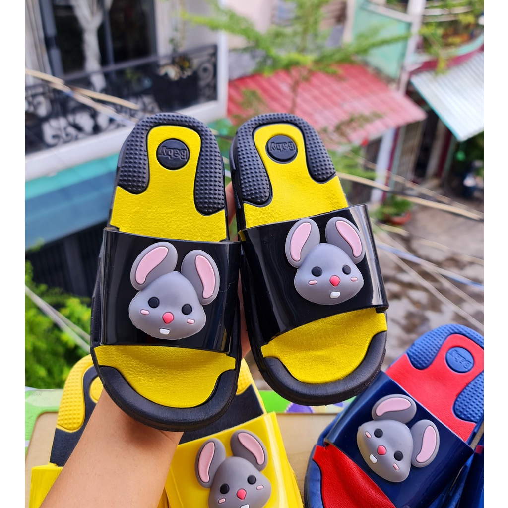 Dép lê quai ngang cho bé trai hình chuột xám chất cao su mềm êm chân bé