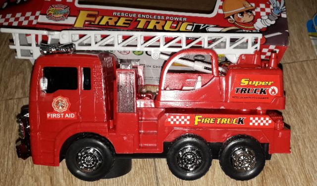 Xe mô hình xe thang cứu hộ bằng nhựa chạy pin có nhạc và đèn led rất đẹp-tặng kèm pin kích thước 20x18x8 cm