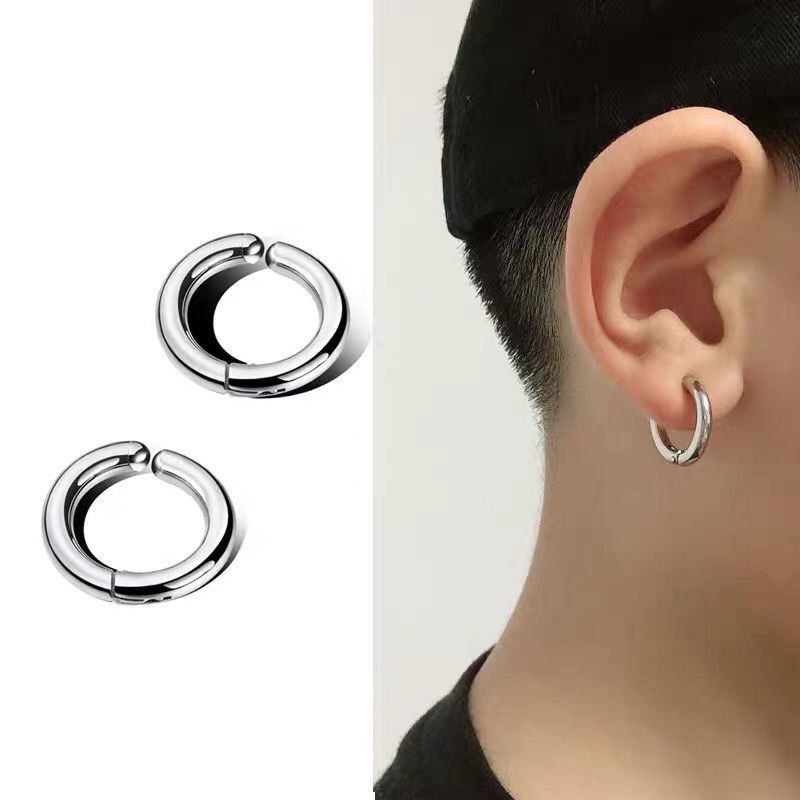 Khuyên tai nam tròn bông tai nam dạng kẹp hoặc gài xỏ hoa tai nam nữ Merin Accessories màu bạc đen đơn giản đẹp