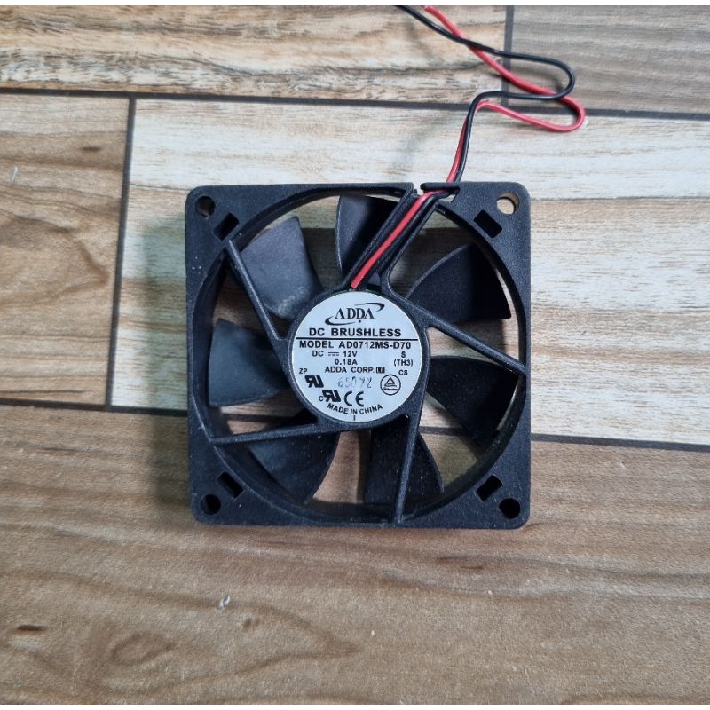 Quạt DC 12V  0.10A-0.18A  7cm