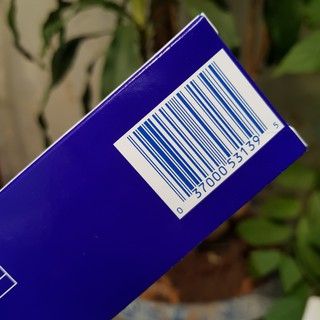 KEM ĐÁNH RĂNG CREST 3D WHITE ADVANCED WHITENING 147G