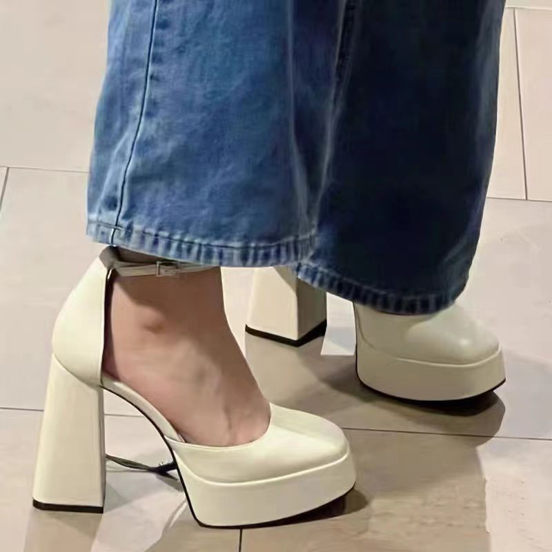 Sandal cao gót vuông Zara trắng xịn, đế bánh mì cao dày
