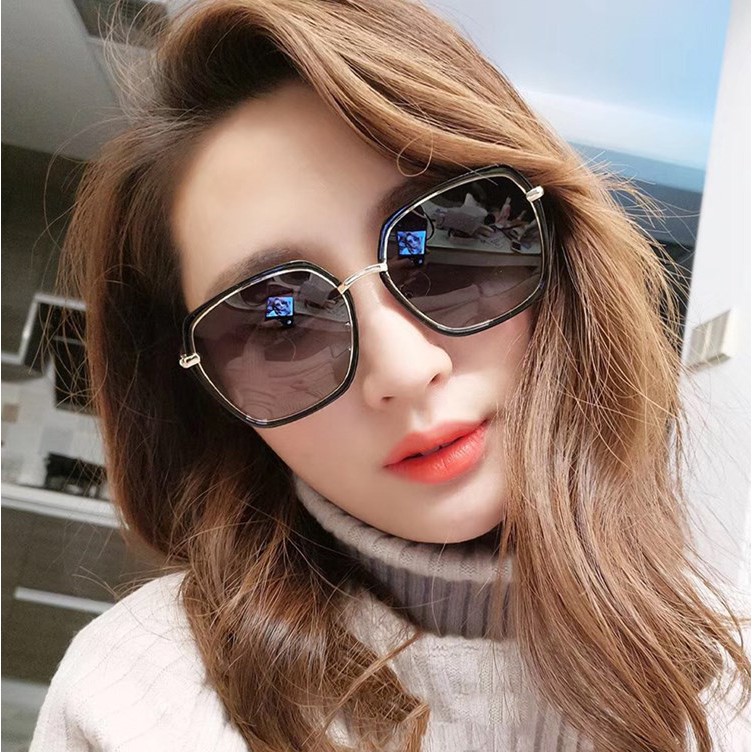 Mắt kính nữ thời trang sành điệu giúp bảo vệ mắt | BigBuy360 - bigbuy360.vn