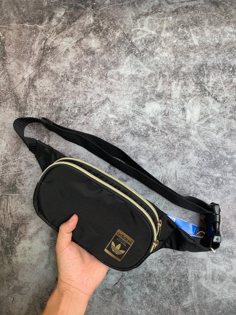 Adidas Originals Superstar Waist Bag Black/Gold GF3200 Made in Thailand full tag code  Kích thước: 34 cm x 12 cm x 5 cm