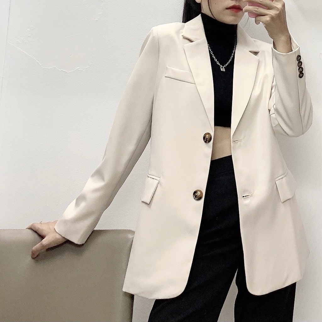 Blazer Trắng kem Oversize – Phong cách Hàn Quốc, hình thật shop TD Design chụp