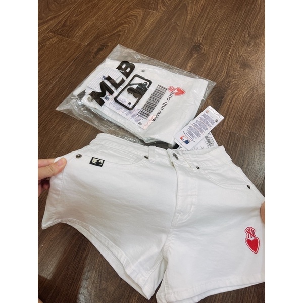 Quần short jean trắng co giãn