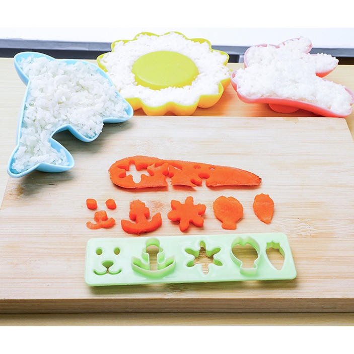 Bộ 4  khuôn cơm tạo hình thú mẫu mới SP081901