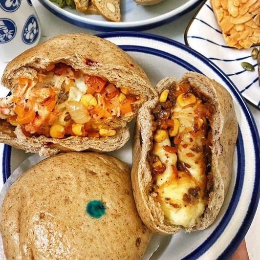 Bánh bao nguyên cám full phô mai trứng muối chà bông