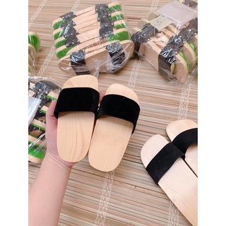 Guốc mộc cho bé
