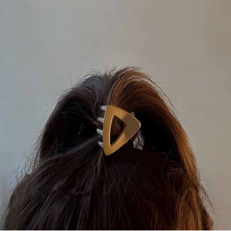 Kẹp Tóc Hình Tam Giác Màu Cà Phê Thiết Kế Mới Xinh Xắn Thời Trang Dành Cho Nữ