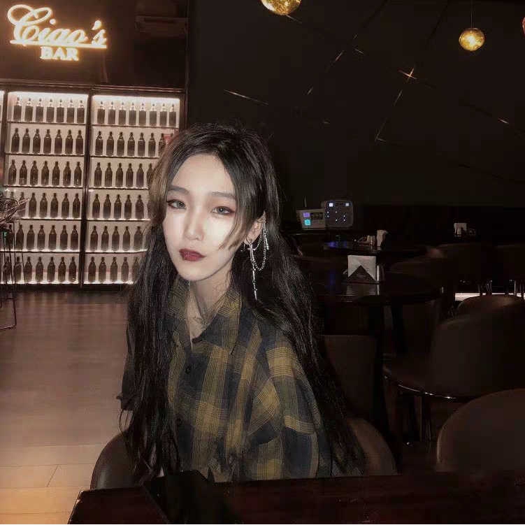 Khuyên Tai Hình Thánh Giá Bằng Kim Loại Phong Cách Punk 2231