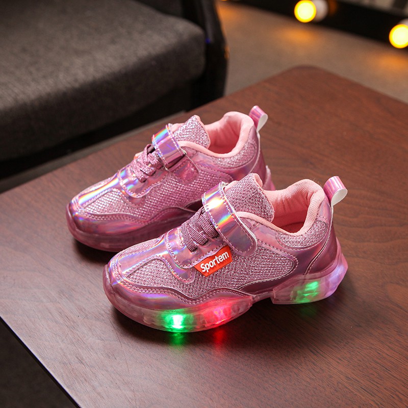 Giày thể thao đế mềm chống trượt có đèn LED cho bé tập đi