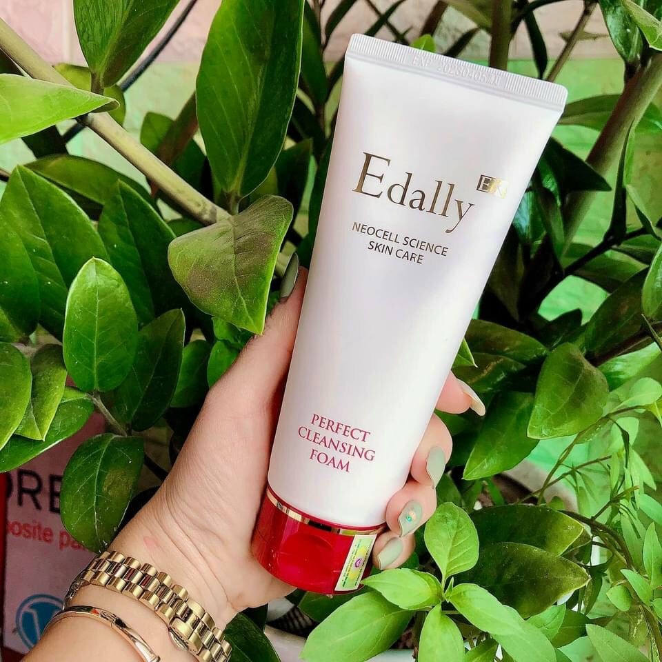 Sữa Rửa Mặt Sạch Sâu Edally làm sạch da,dưỡng ẩm se khít lỗ chân lông Edally 150ml
