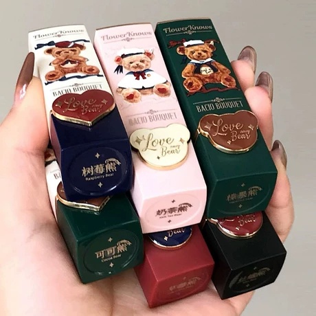 Flower Knows Son Môi Trang Điểm Mềm Mịn Không Thấm Nước Thiết Kế Hình Gấu Teddy Dễ Thương