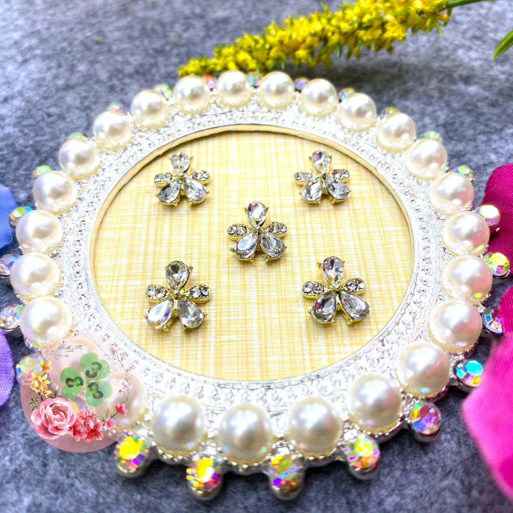 Mã CR033 . Charm kim loại đính đá trang trí móng siêu xinh.