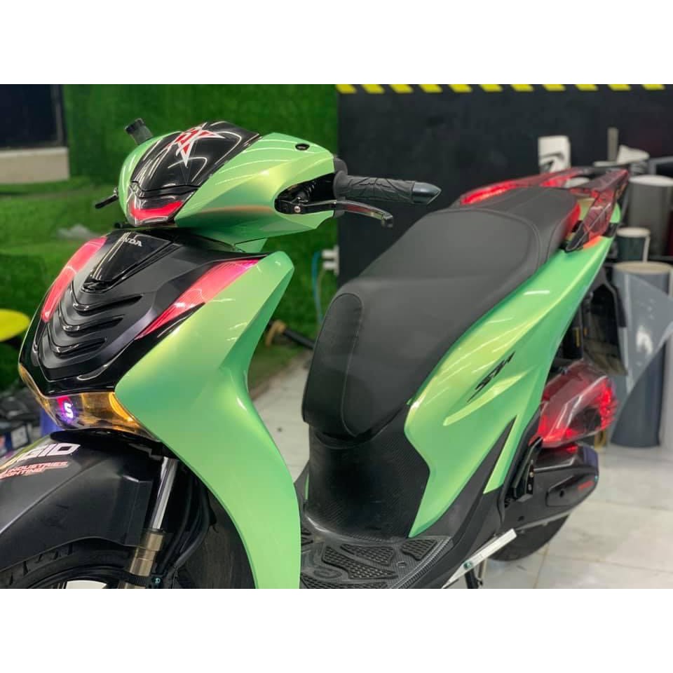 Decal-xe-máy-xanh-táo-ánh-vàng