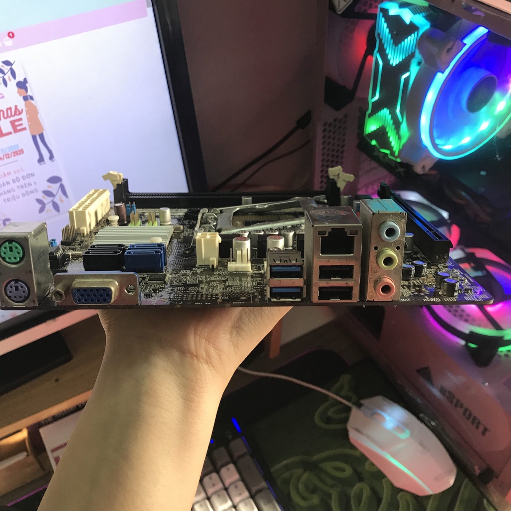 Chặn main Foxconn H81MD dùng nắp sau thùng máy