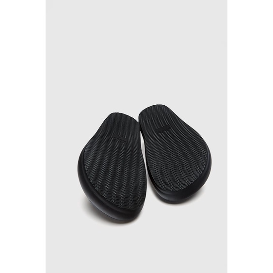 Dép nữ quai chéo Pull&bear màu trắng
