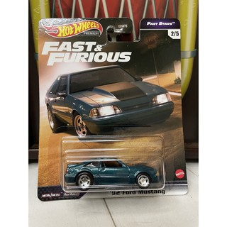 Xe mô hình đồ chơi bánh cao su hotwheels 1:64 premium - '92 ford mustang
