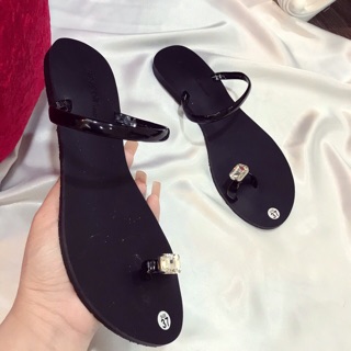Dép xỏ ngón