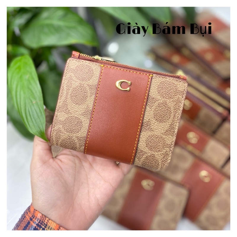 Ví Coach gập đôi Signature Logo Bifold