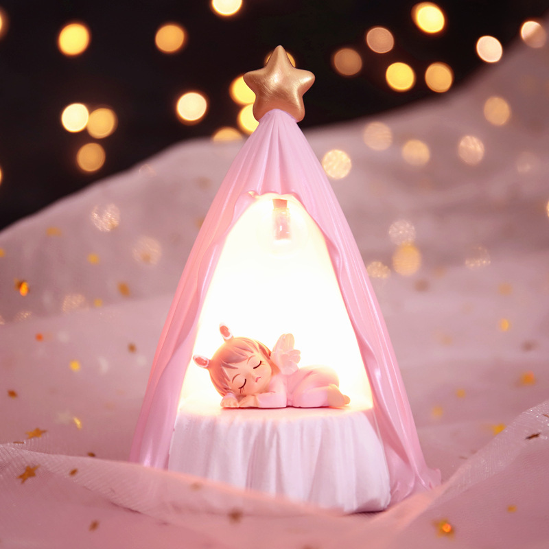 Đèn ngủ trang trí phòng bé gái hình đứa trẻ ngủ trong lều có ngôi sao xinh xắn