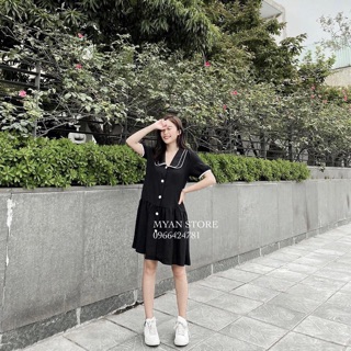 Váy đen cổ bèo đuôi cá