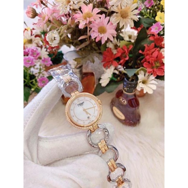 (Sale) Sale Đồng hồ lắc tay nữ Titan cao cấp (có hình thật)