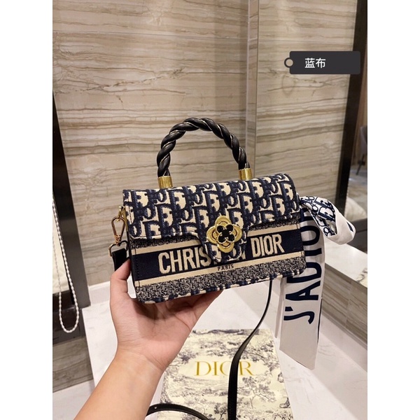 Túi Xách Diỏr quai xách neww hàng thêu sz 20 sẵn ship