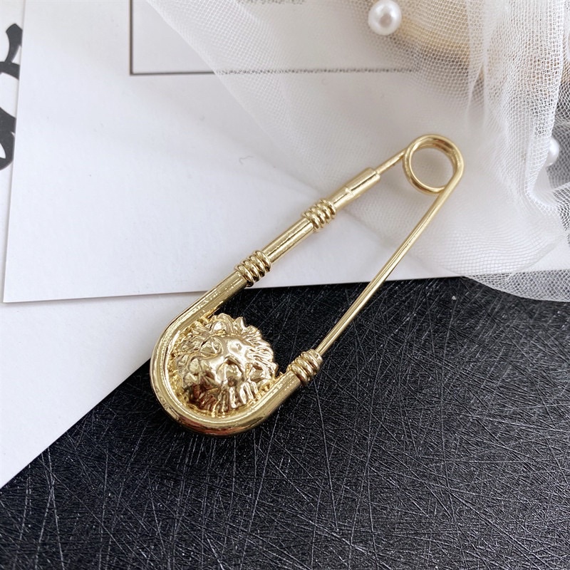 Kim Băng Cài Áo Versac