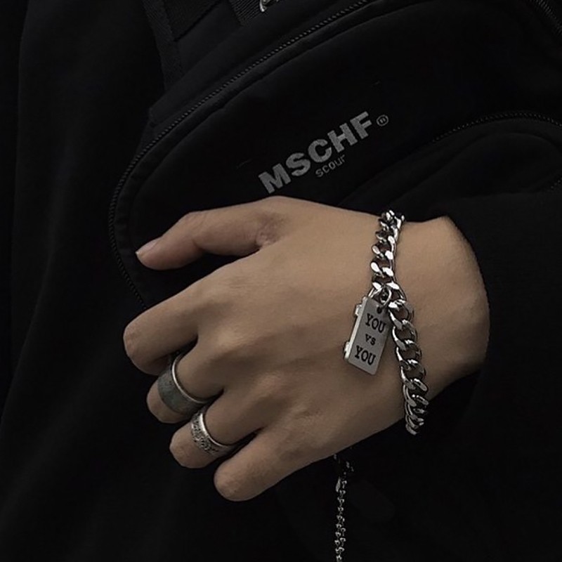 Vòng tay mặt hình quả tạ phong cách thời trang Hàn Quốc cá tính