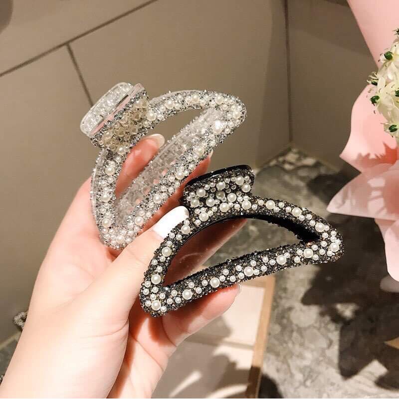 Cặp tóc quí bà lấp lánh sang trọng