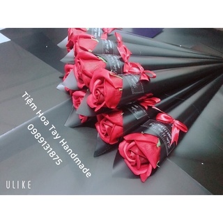 Bó hoa sáp thơm 1 bông đơn giản hình ốc quế màu đen đính nơ