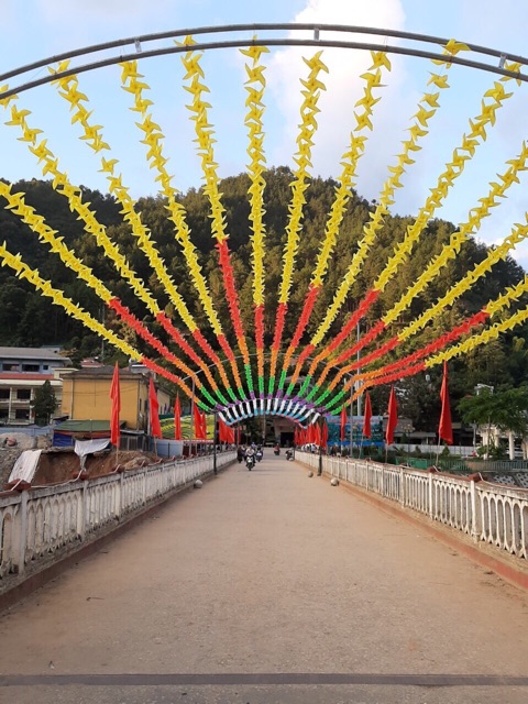 Chong chóng nhựa treo dây