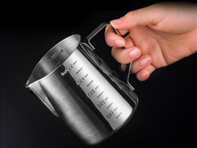 Ca đánh sữa có vạch chia 350ml inox