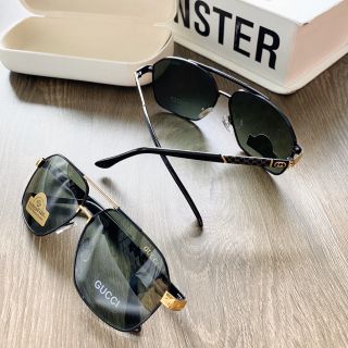 Kính nam Gucci tròng đá mã 5023